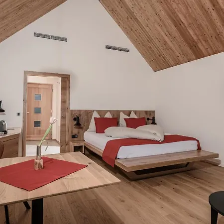 Weingut & Winzerhaeuser Skringer * Leutschach