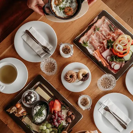 Weingut & Winzerhaeuser Skringer * Leutschach