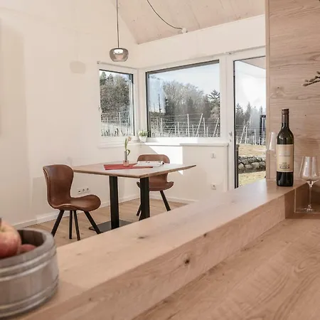 Weingut & Winzerhaeuser Skringer Leutschach