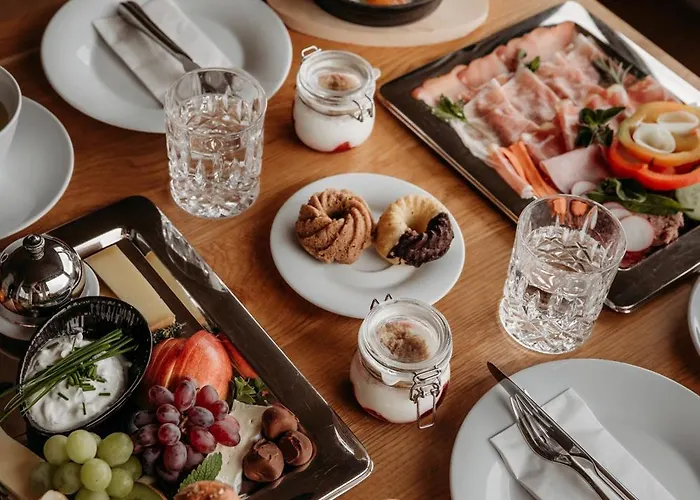 Weingut & Winzerhaeuser Skringer ليوتسشاخ