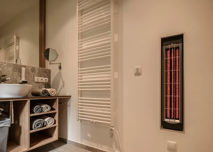 Weingut & Winzerhaeuser Skringer ليوتسشاخ