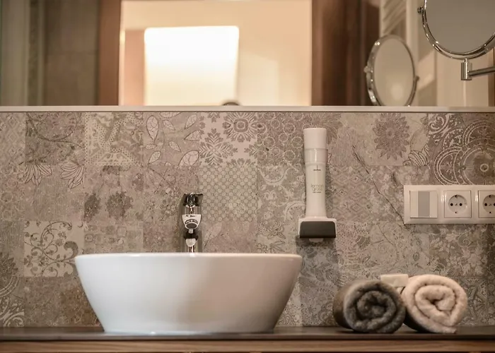 Weingut & Winzerhaeuser Skringer Leutschach