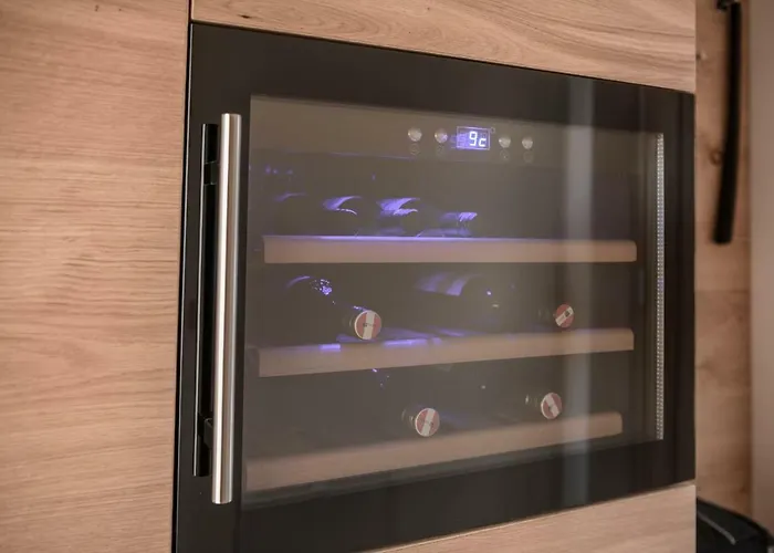 Weingut & Winzerhaeuser Skringer * Leutschach